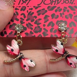 🦋💕enamel Betsey Johnson earrings